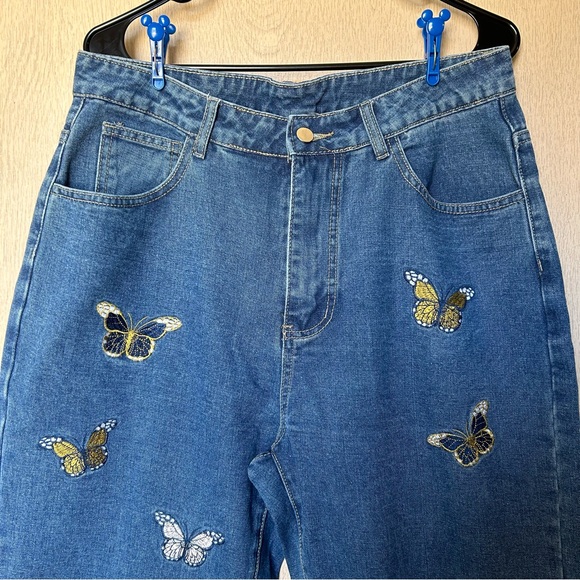Butterfly Embroidery Jeans - SHEIN Size 0XL - NWOT never worn - Picture 3 of 7